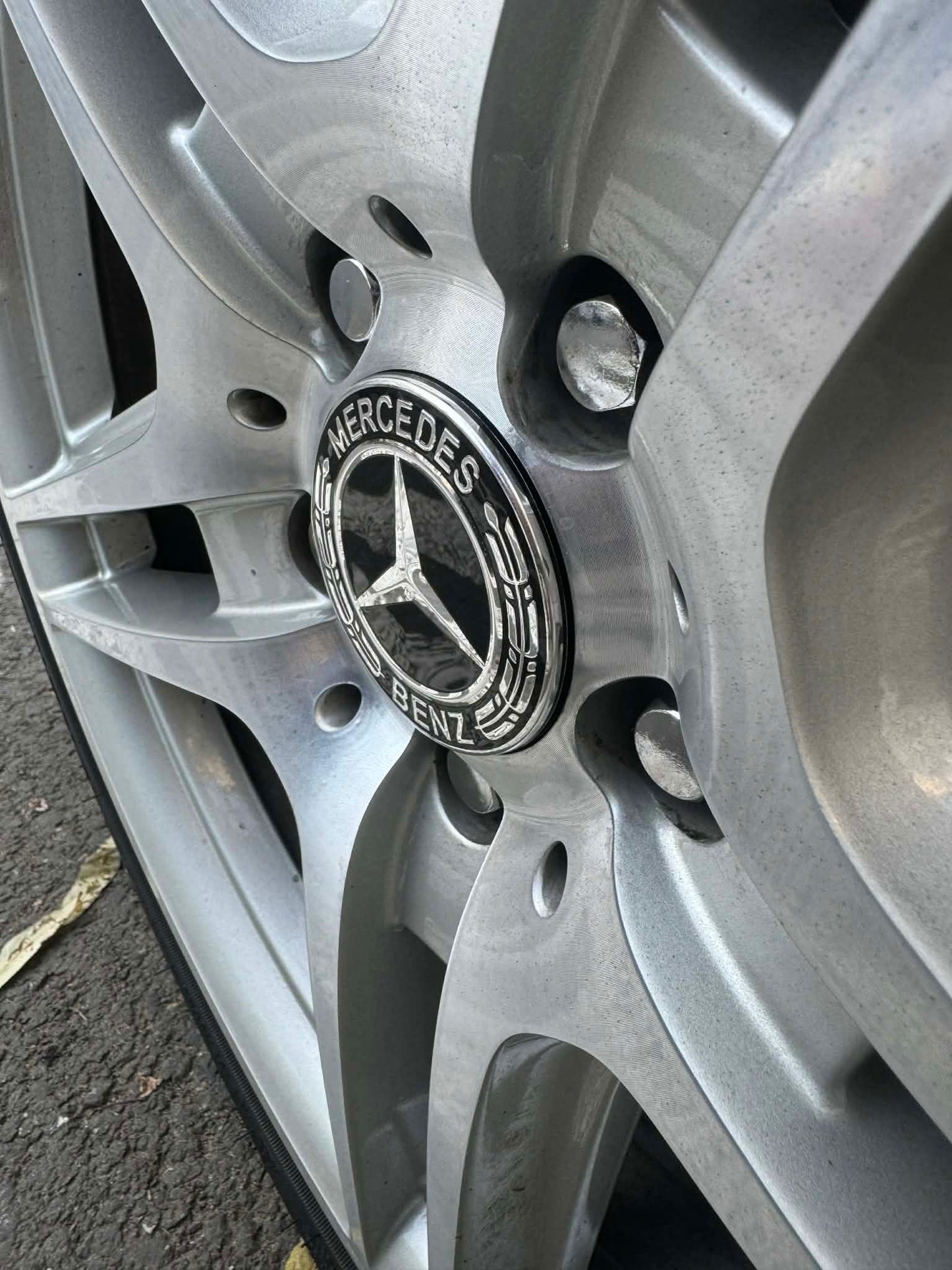 Set capace giroscopice 75 mm compatibil Mercedes-Benz - Logo Negru Aluminiu Lucios